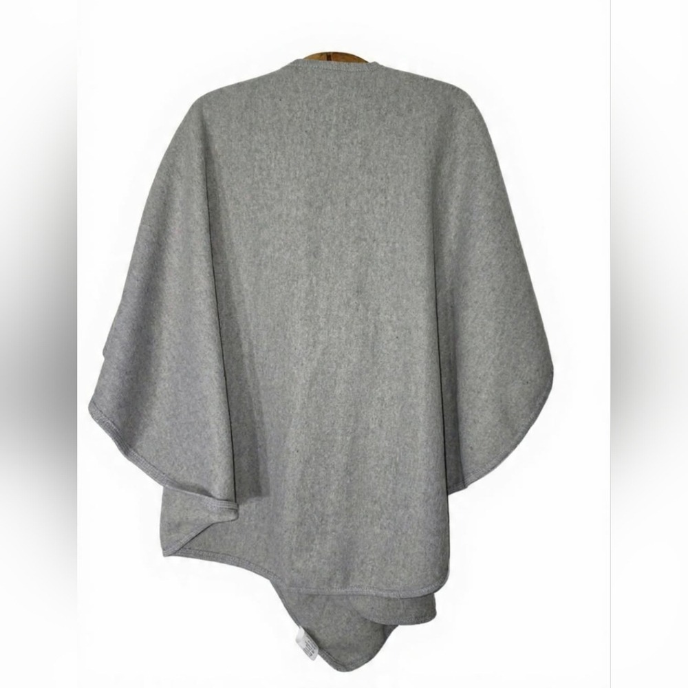 The Fleece Company Cape Shawl Bundle Gray and Maroon Soft Fleece Wrap 2 Pack - Picture 2 of 9